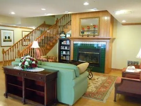 Country & By Radisson, Marion, Il 5*