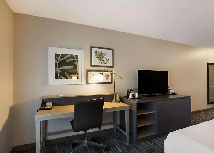 Hotel Country & By Radisson, Marion, Il 5*