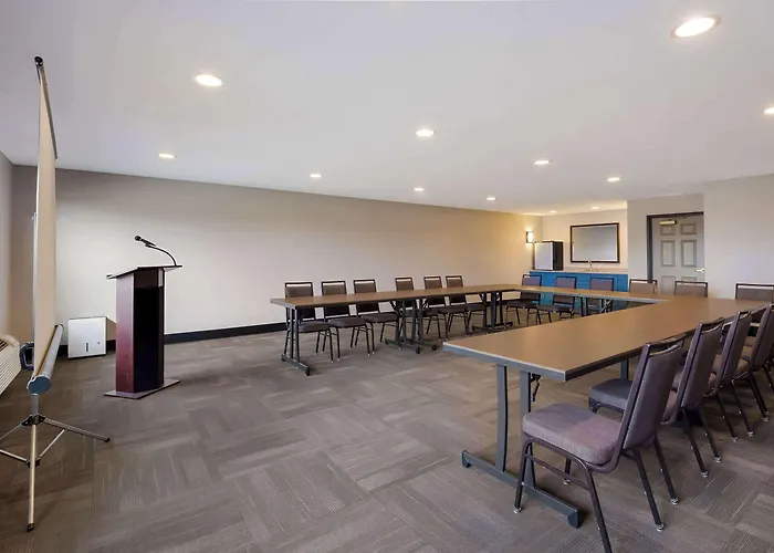 Country & By Radisson, Marion, Il Hotel 5*