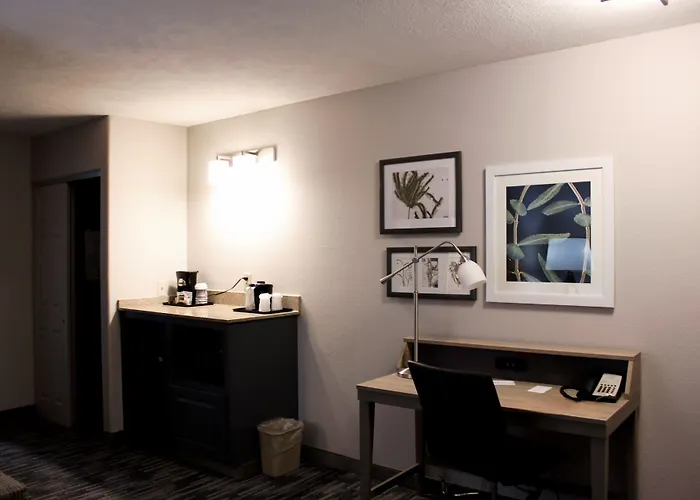 Hotel Country & By Radisson, Marion, Il 5*